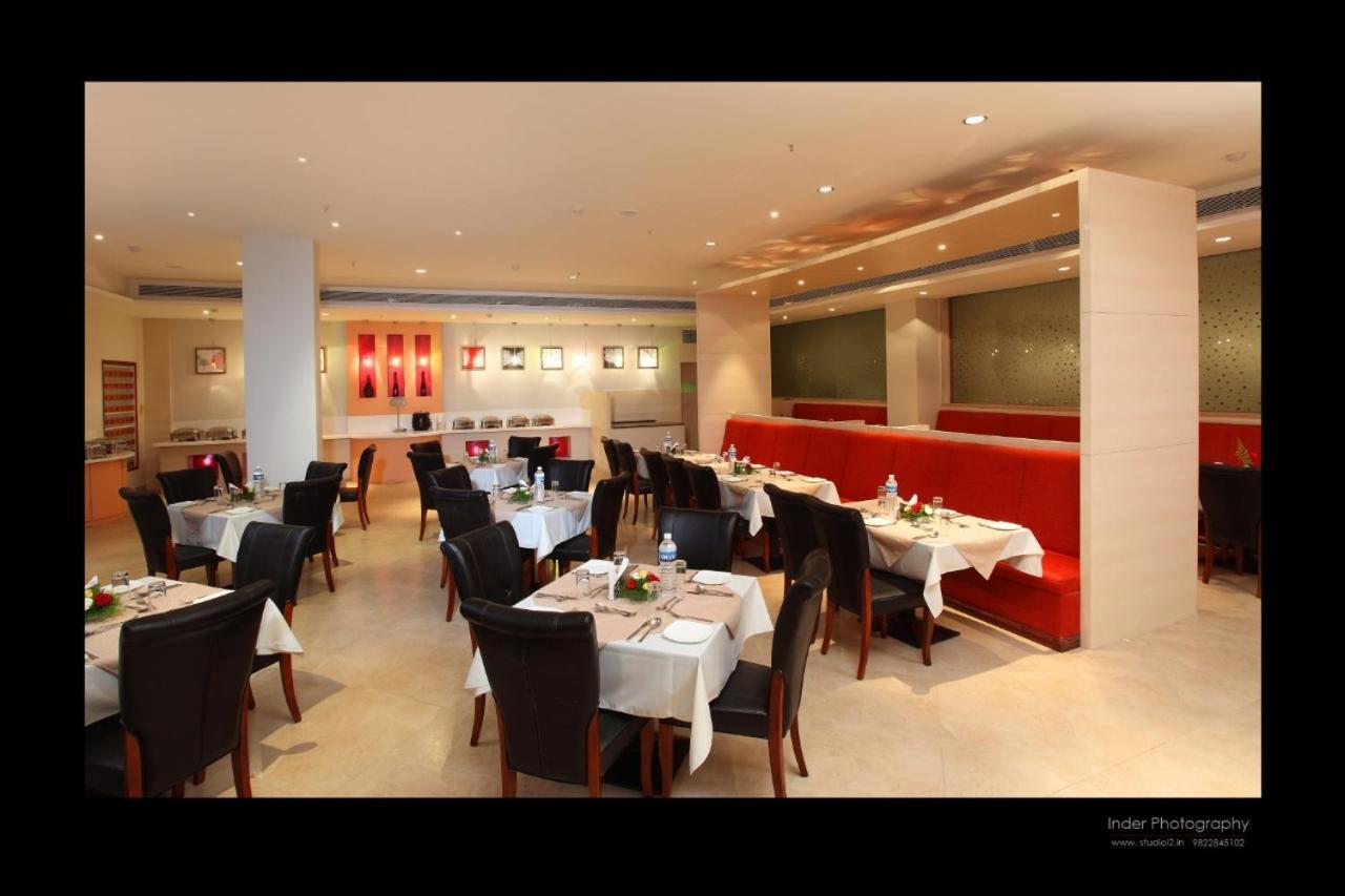 The Altruist Business Hotel Kharadi Pune Esterno foto