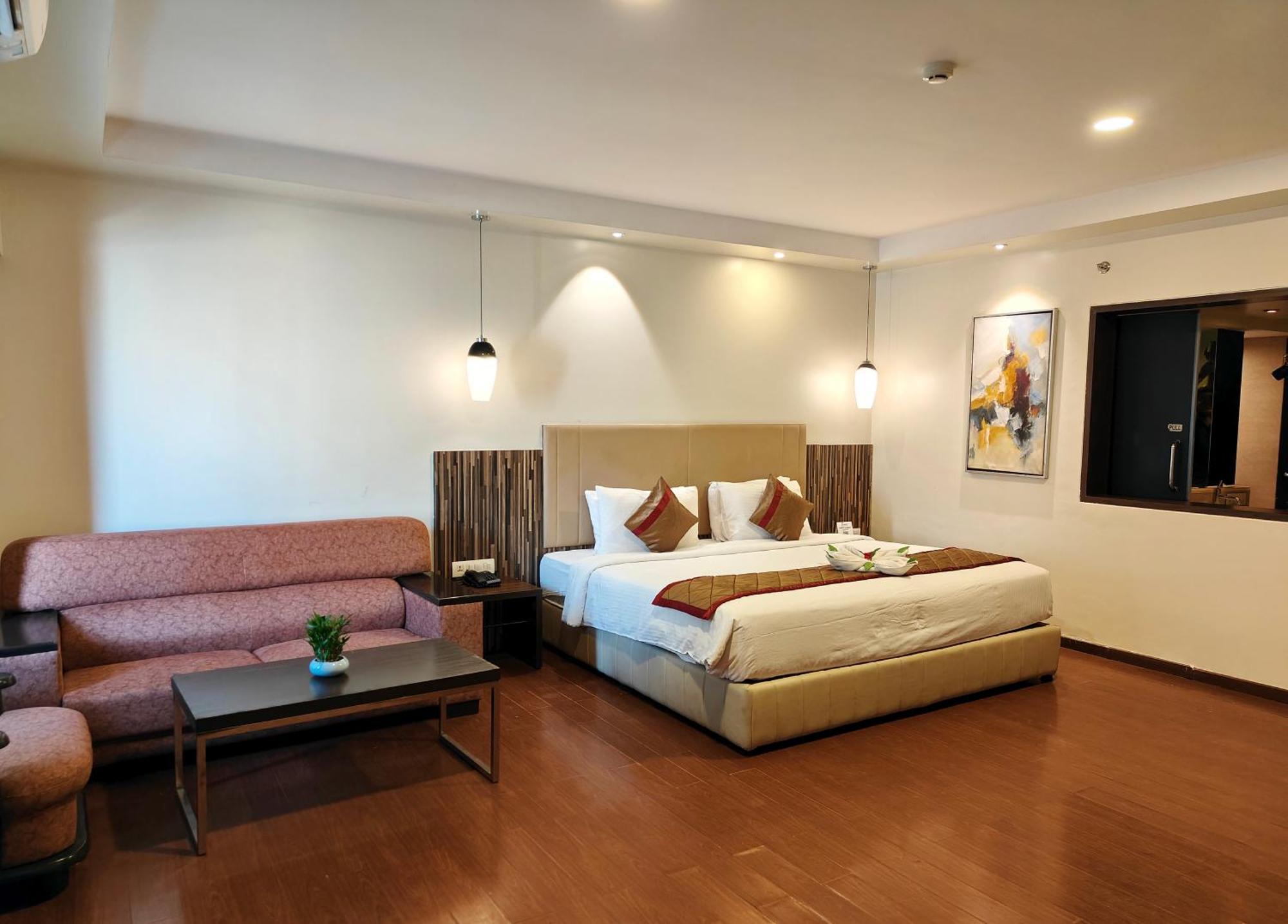 The Altruist Business Hotel Kharadi Pune Esterno foto