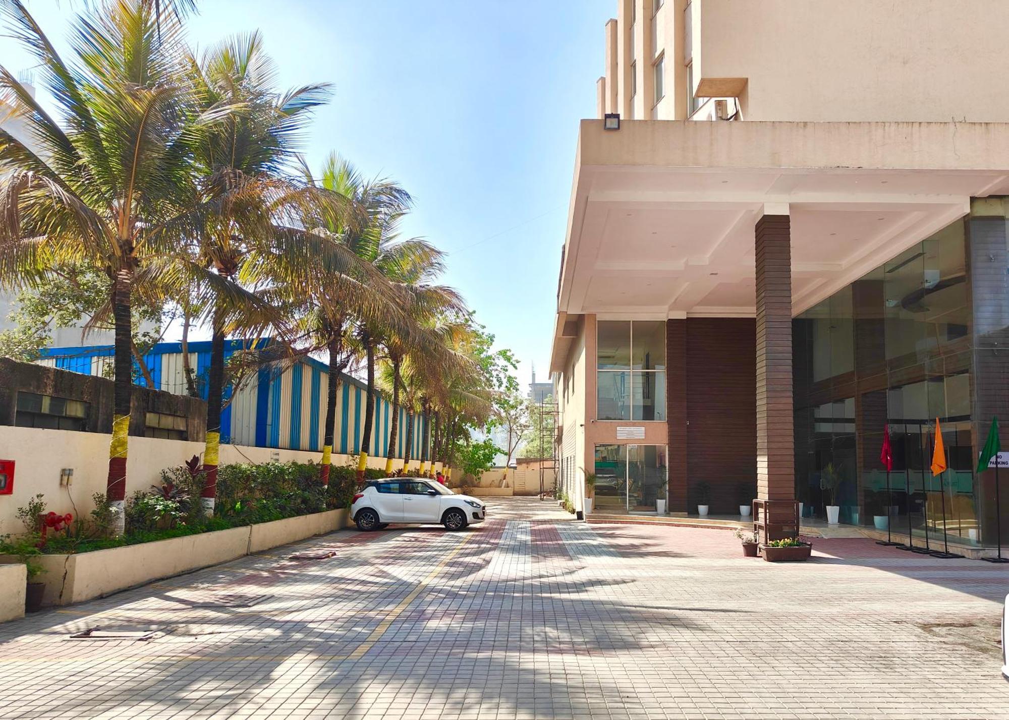The Altruist Business Hotel Kharadi Pune Esterno foto