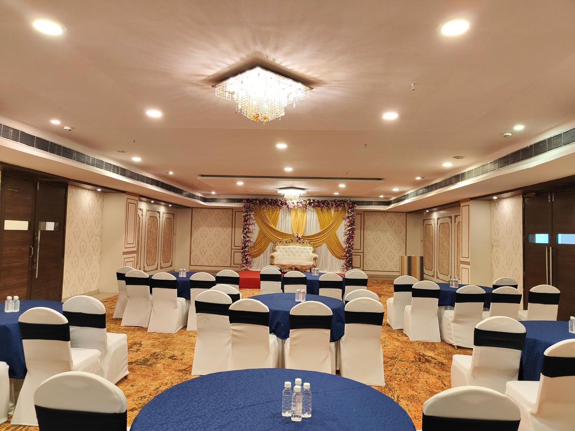 The Altruist Business Hotel Kharadi Pune Esterno foto