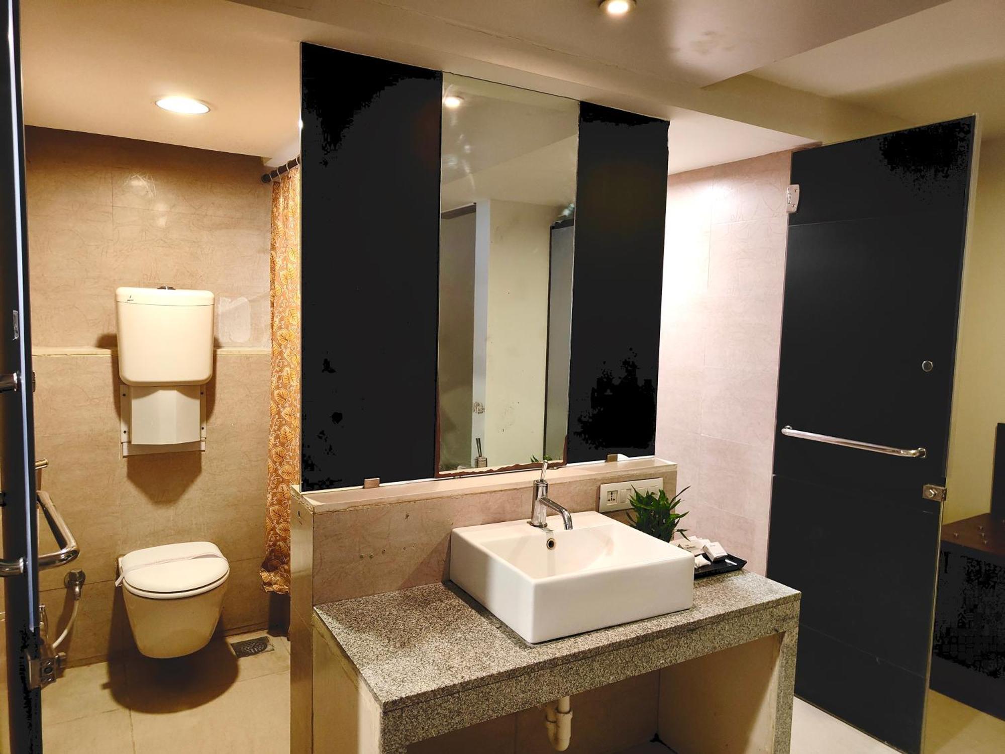 The Altruist Business Hotel Kharadi Pune Esterno foto